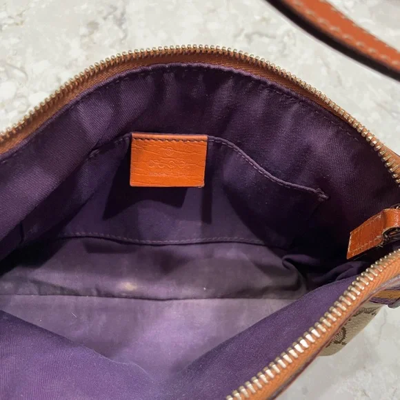 Small Gucci Purse - Picture 3 of 3